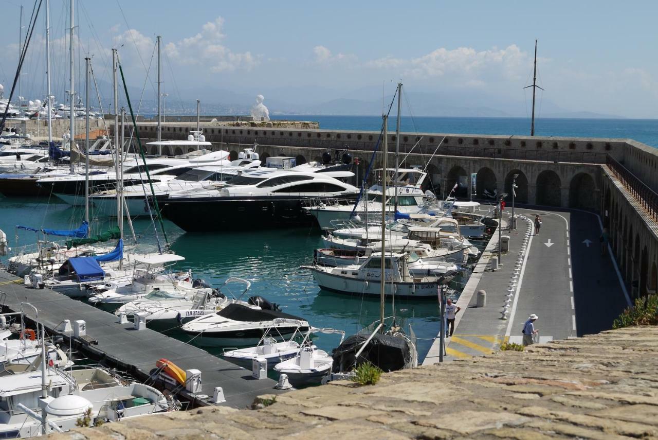 Vieille Ville 2 - La Petite Maison A Safranier, 2 Bedrooms, Max 4 Adults And 2 Kids Antibes Exterior foto