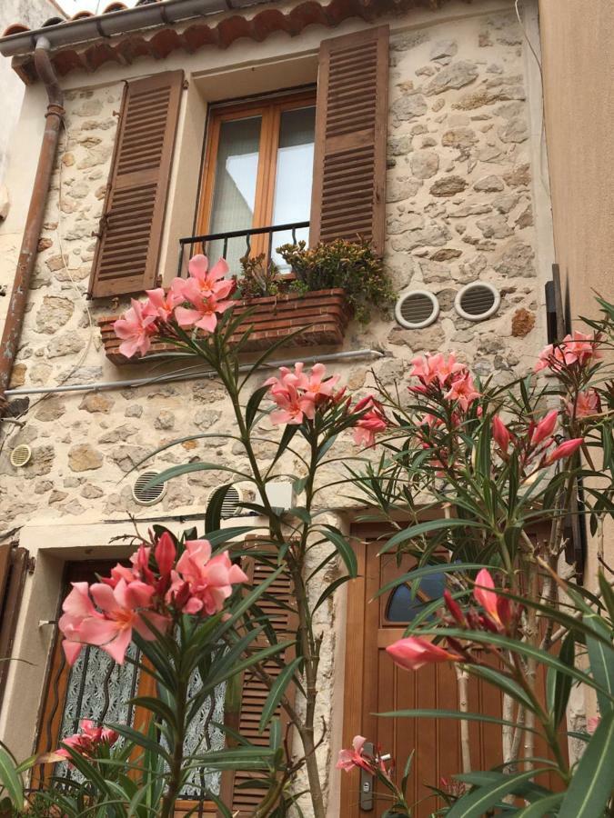 Vieille Ville 2 - La Petite Maison A Safranier, 2 Bedrooms, Max 4 Adults And 2 Kids Antibes Exterior foto