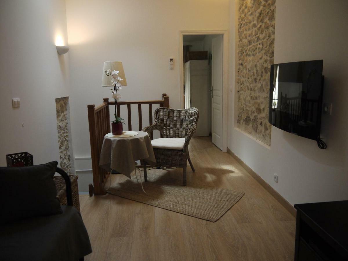 Vieille Ville 2 - La Petite Maison A Safranier, 2 Bedrooms, Max 4 Adults And 2 Kids Antibes Exterior foto